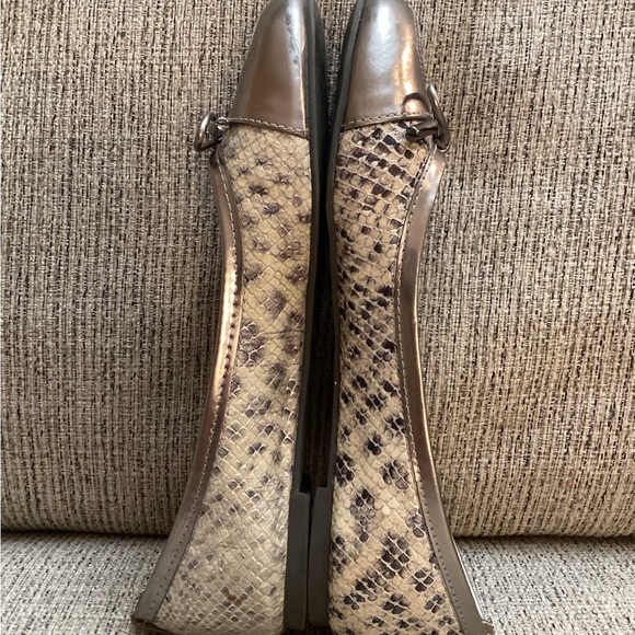 Tory Burch Verbena Silver Patent Toe Snakeskin Ballet Flats-size 6 - Picture 6 of 10